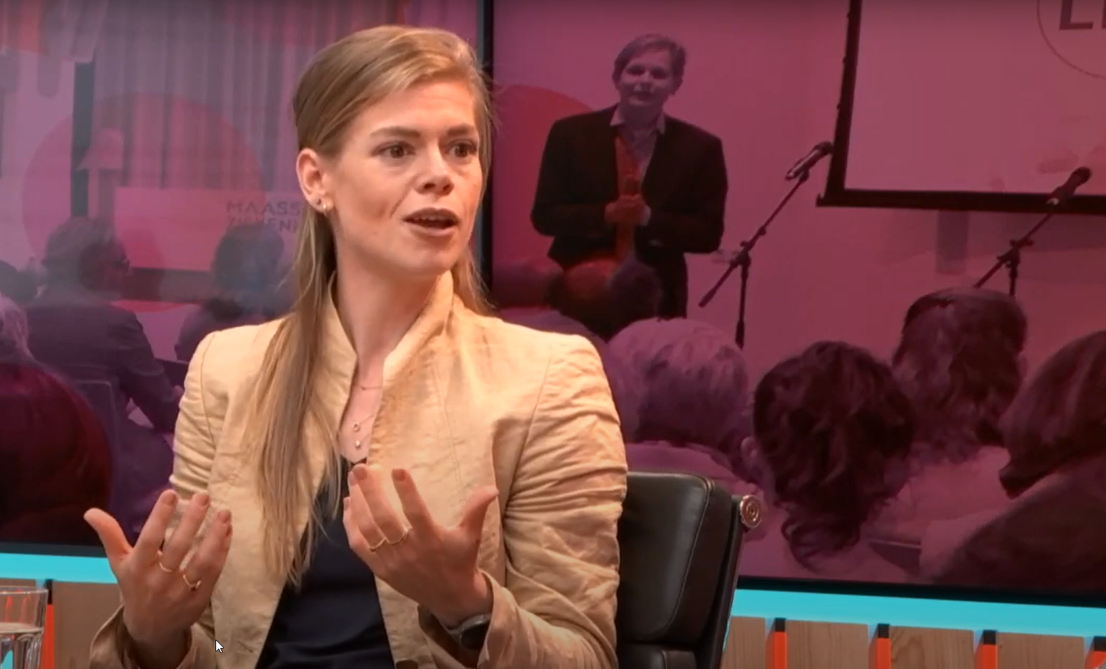Anne Vogelaar spreekt namens Santeon op Linnean
